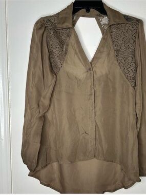Women's Taupe Lace-Shoulder Button-Front Top